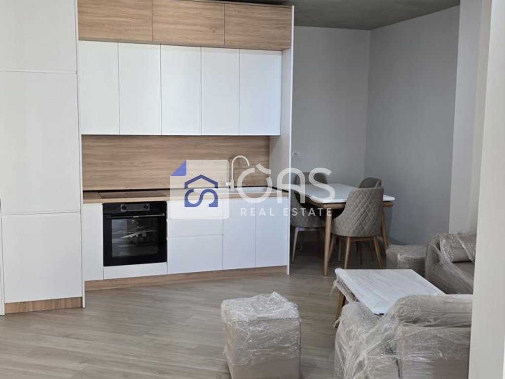 Jepet apartament me qera 1+1 Astir (pallati edglis)