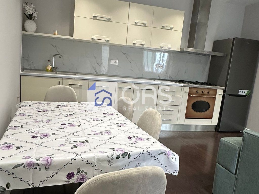 Jepet me qera apartament 1+1+parkim     yzberisht