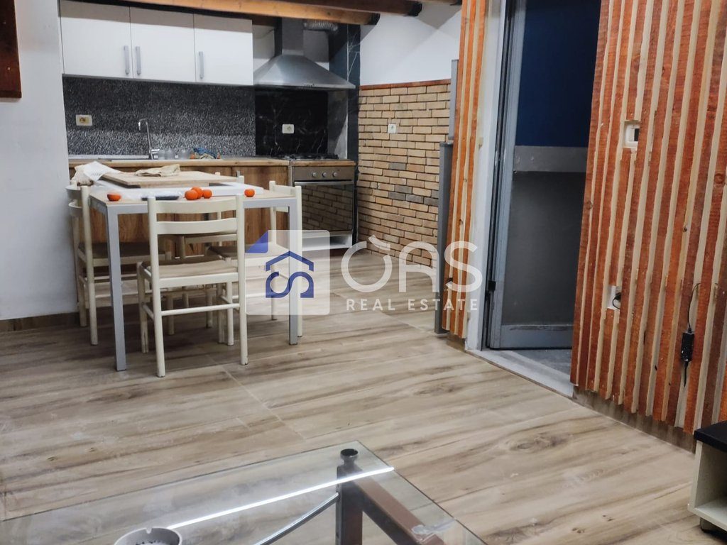 Jepet apartament me qera 1+1 Kodra e Diellit