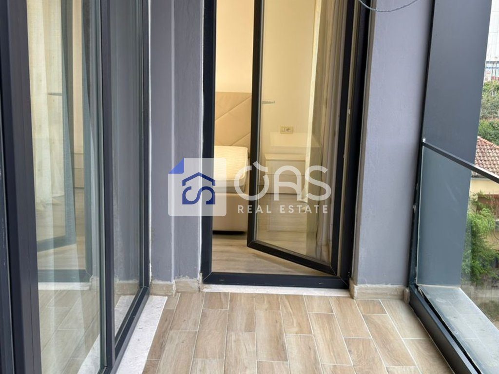 Jepet apartament me qera 2+1 5 maj