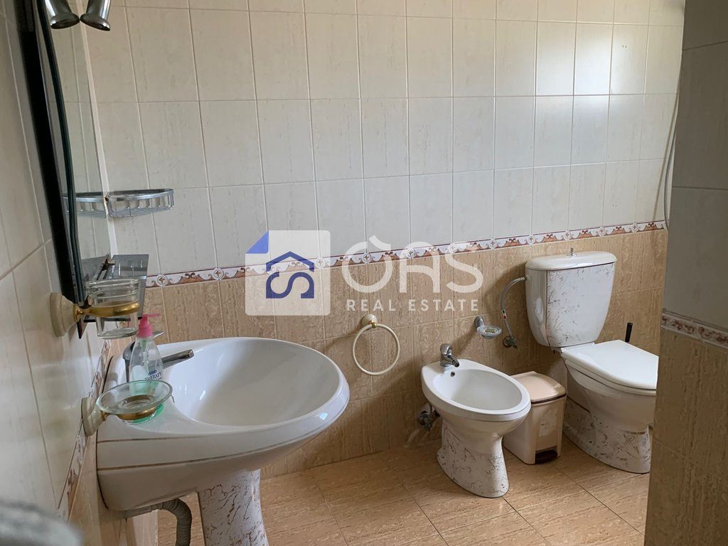 Jepet apartament me qera 3+1+3 kodra e priftit