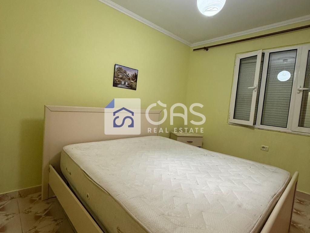 shitet apartament 1+1 pallati me shigjeta