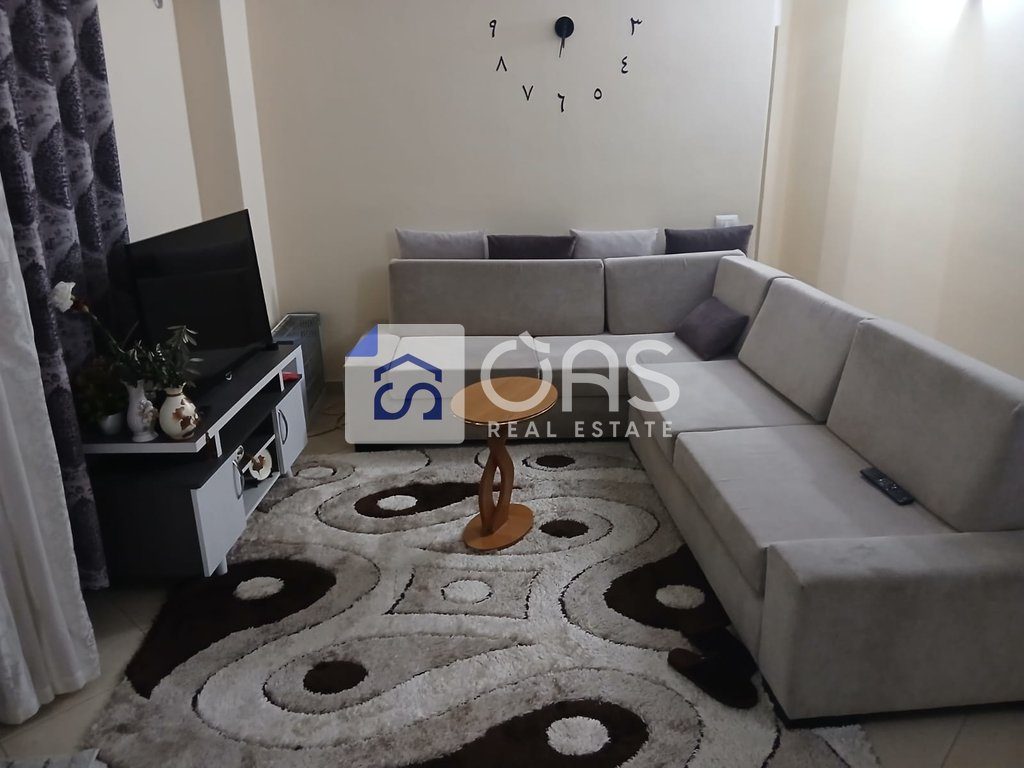 Jepet Apartament me qera 2+1 prane kristal center  (big market )