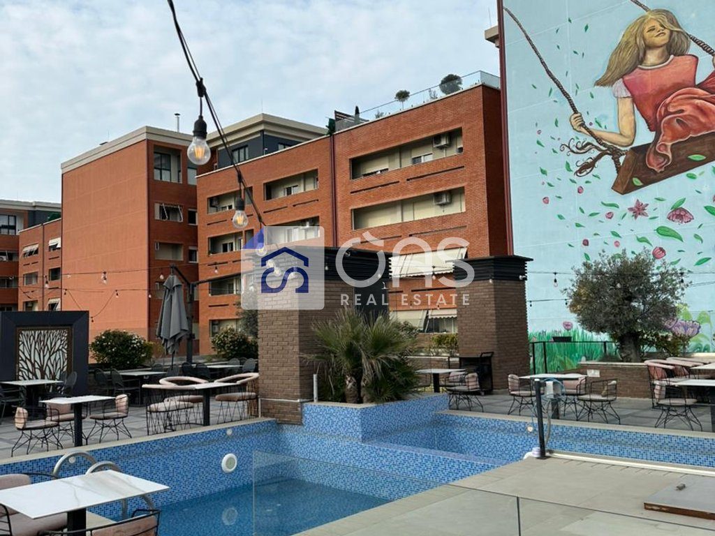Ambient Biznesi Premium (ROOFTOP) Zona pallati me shigjeta