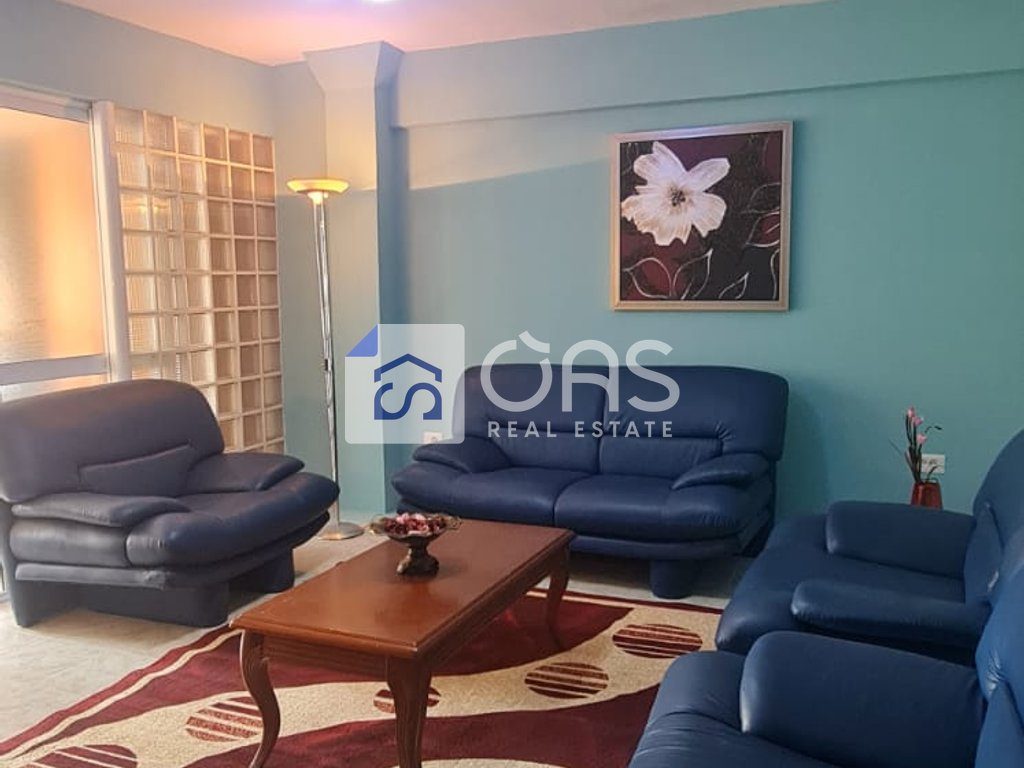 Jepet Apartament me qera 3+1  LAPRAK (Prane universitetit ZKM)