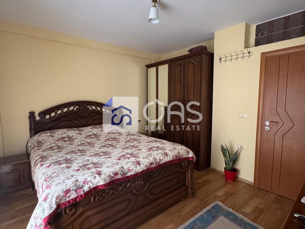 Jepet Apartament me qera 1+1 QENDER