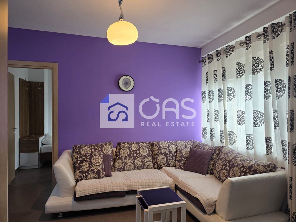Jepet apartament me qera 2+1 te STATCIONI TRENIT