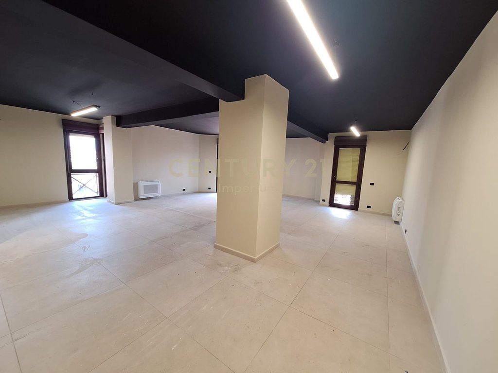 Zyrë Open Space 150 m² me Qira në Torre Drin!