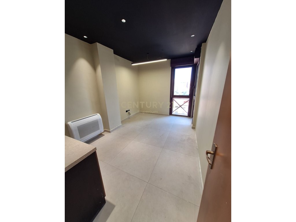 Zyrë Open Space 150 m² me Qira në Torre Drin!