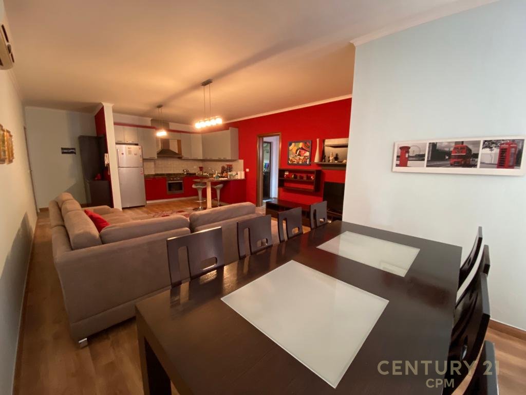 Japim Me Qira Apartament 2+1+2 Ne Komunen E Parisit!