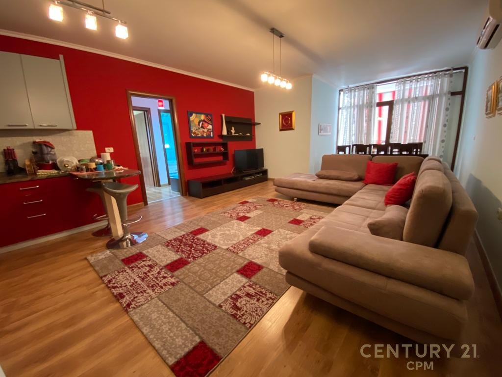 Japim Me Qira Apartament 2+1+2 Ne Komunen E Parisit!