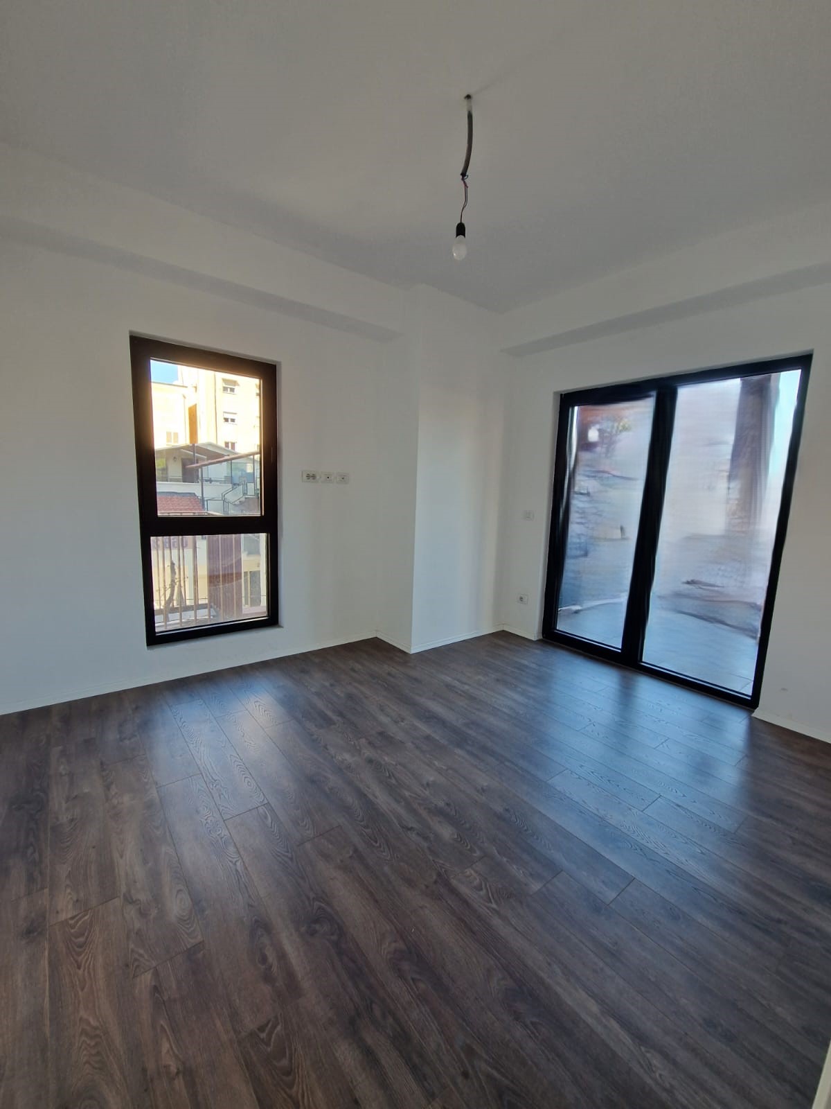 Jepet apartament 2+1 me qira – Garden Building, Rr. e Kavajës !