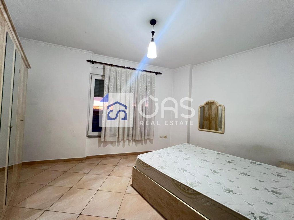 Jepet me qira apartamenti 1+1  Ne Porcelan  500 euro