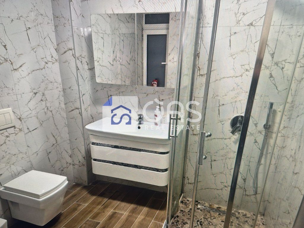 Shitet apartament 3+1 Ne Porcelan 219.000 euro