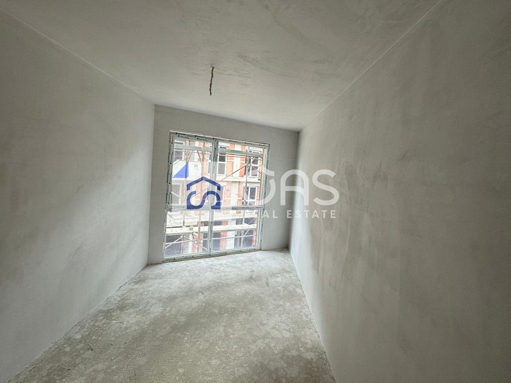 Shitet apartament 2+1+2 te Liqeni i Thate ( Lake Side)
Siperfaqja: 113.6m2 ,Cmimi i apartamentit : 204.000 euro - Oas Re...