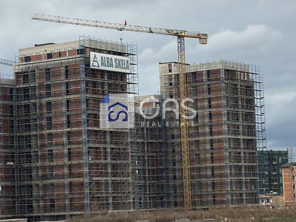 Shitet apartament 2+1+2+Parkim tek Bulevardi i Ri (Orbital 5)