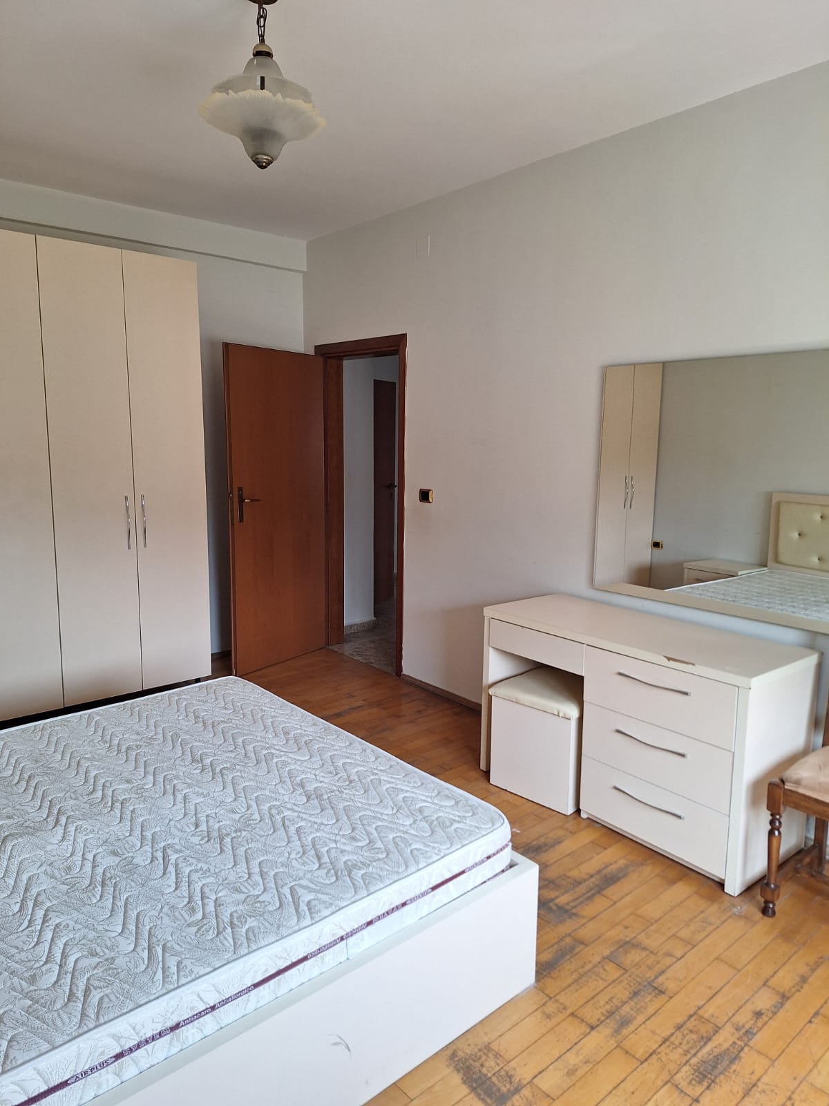 Shitet 3+1 Rr Kristo Dako, prane Xhanfize Keko, Tirane 144 m2 189 000 eur
